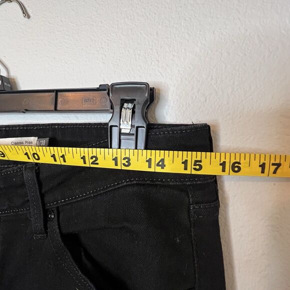 Levi's Women's Jeans 10 / 30 Slight Demi Curve Boot Cut Classic Rise Black Wash - Picture 8 of 9